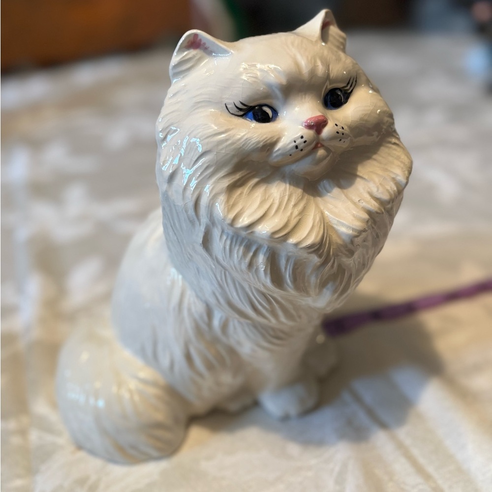 Vintage White Ceramic Cat Figurine - Picture 4 of 7